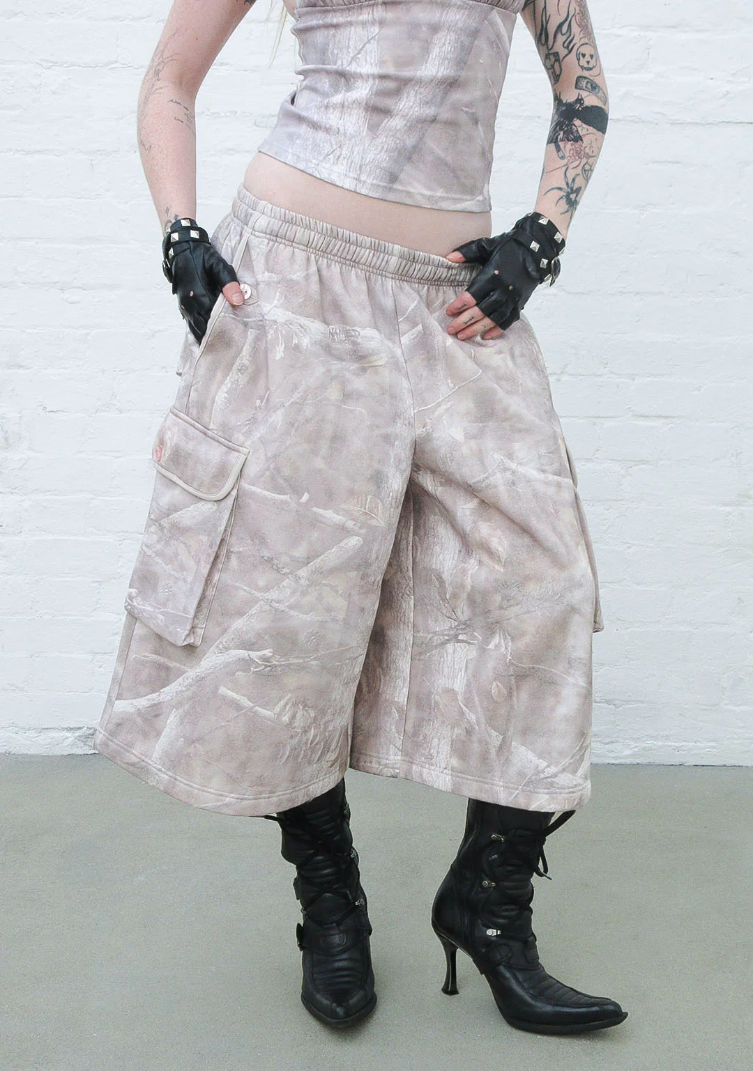 COMMAND OVERSIZED CARGO SWEATSHORTS WASHED TREE CAMO - Image 3