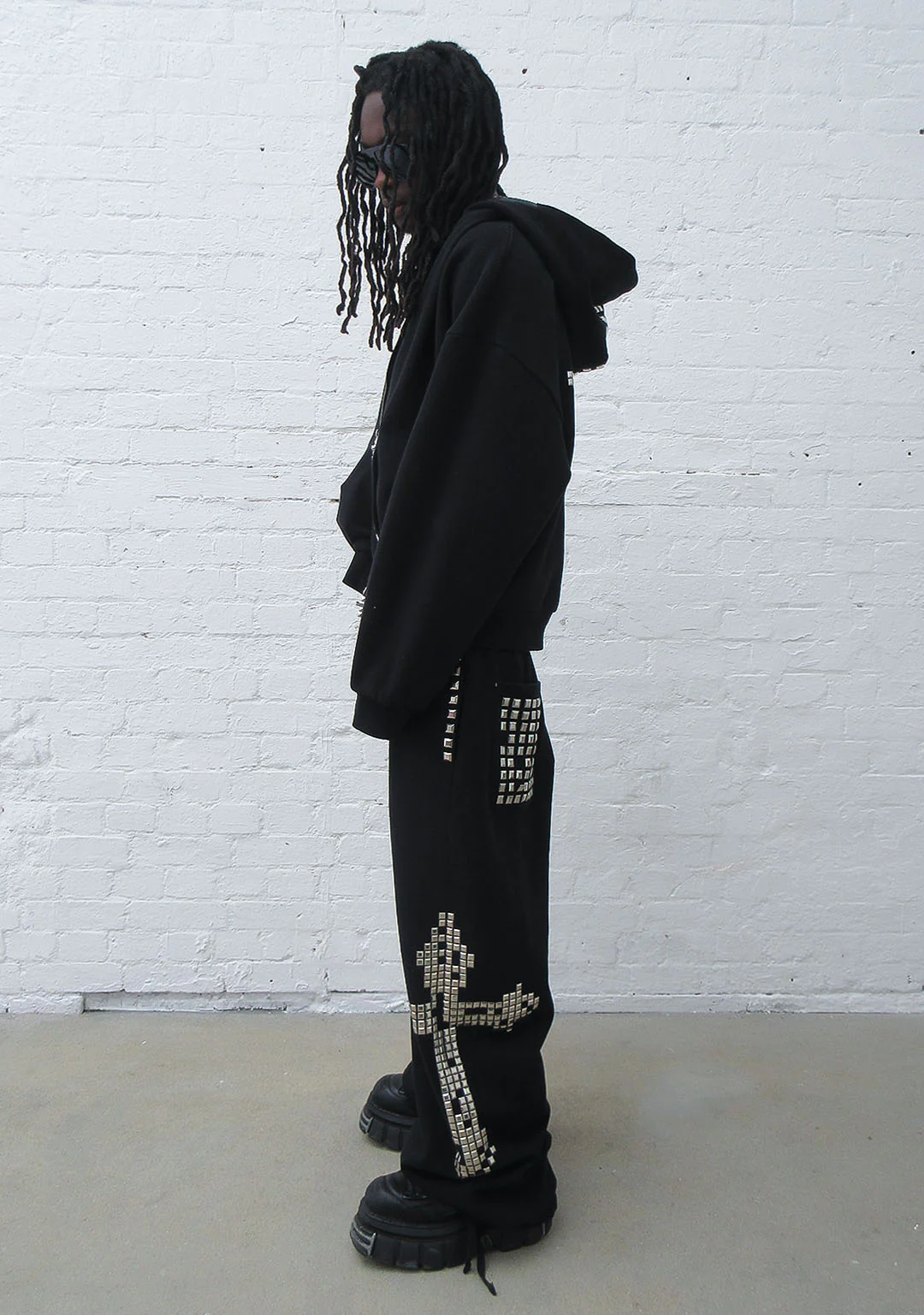FAITHFUL STUDDED OVERSIZED SWEATPANTS BLACK - Image 5