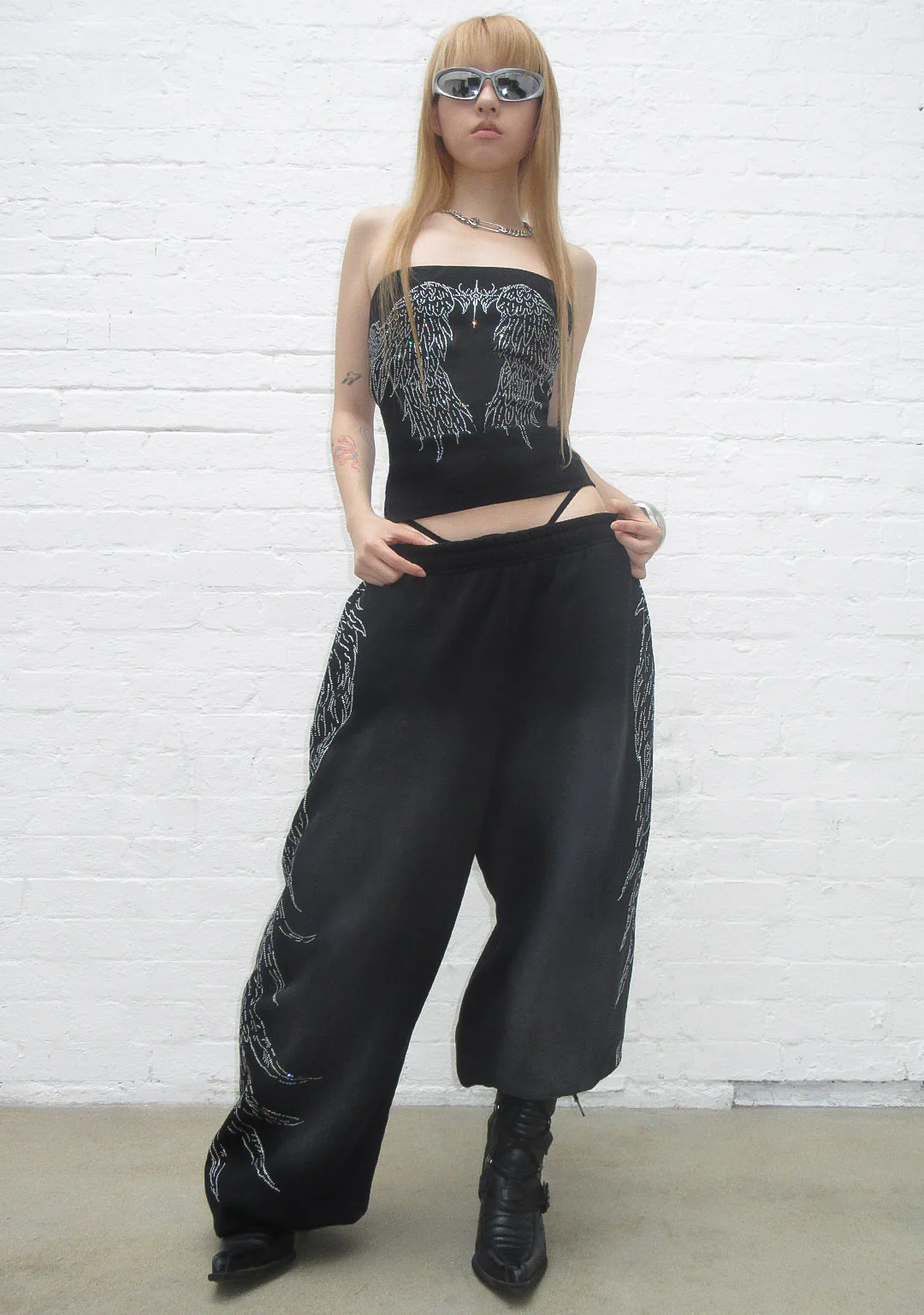 FALLEN RHINESTONE OVERSIZED SWEATPANTS WASHED BLACK - Image 3