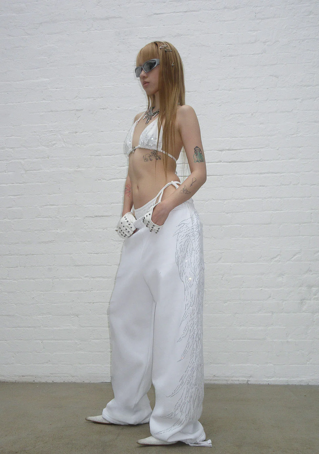 FALLEN RHINESTONE OVERSIZED SWEATPANTS WHITE - Image 2